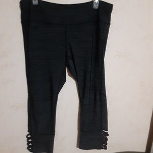 Cinch Women's Workout Cropped Leggings in Size XL